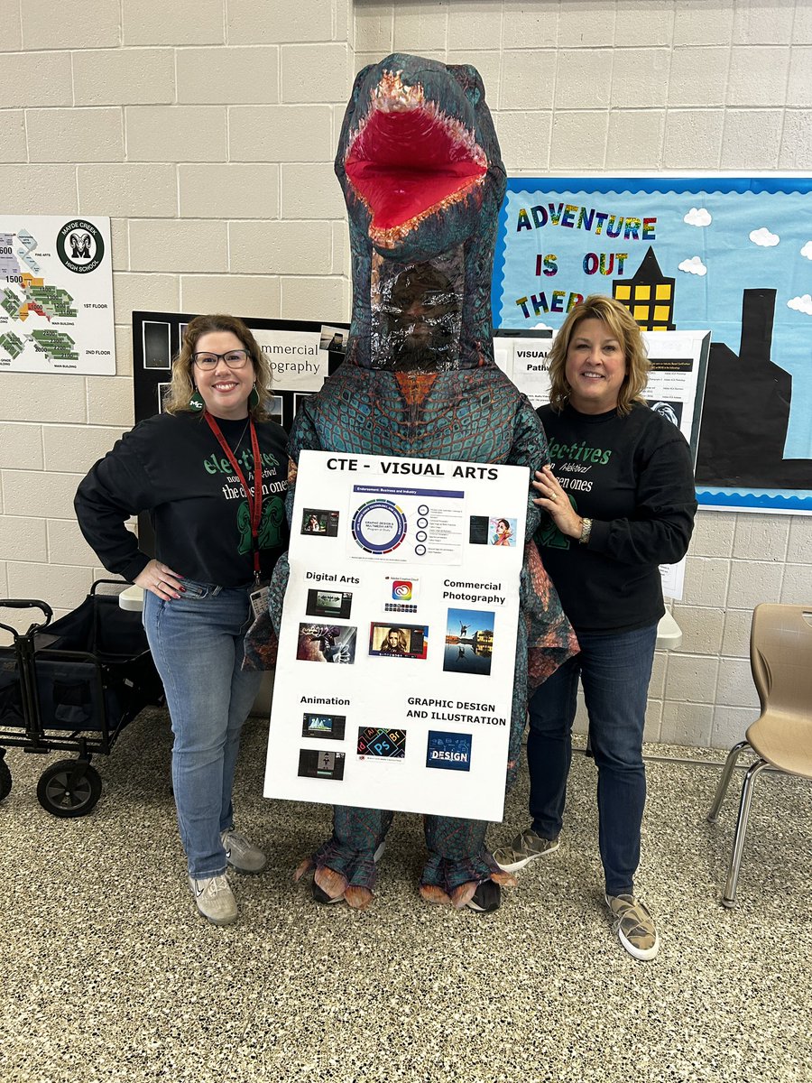 CaronBlake2's tweet photo. MCHS course selection during lunches today!#VisualArts @MaydeCreek_CTE @MCHS_AV_Teach @MCHS_Rams @KATYISD_CTE #ramrewards @DeahDaigle https://t.co/E9Gv1lZ74o