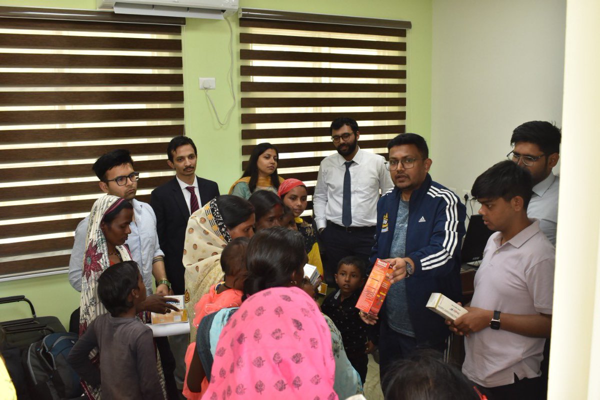 BengaluruNacin's tweet photo. As a part of Social Service Initiative, Officer Trainees of 74th Batch IRS Probationers distributed medicines &amp; sanitary napkins to labourers &amp; housekeeping staff at NACIN Palasamudram Campus under guidance of ADG Sh G Narayanaswamy &amp; ADD Dr Sujith Sompur @cbic_india @nacincbic https://t.co/dujV41yWug