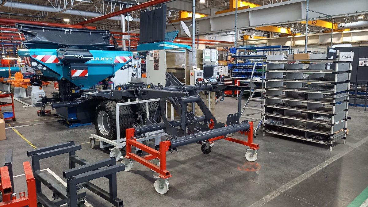 syl20g's tweet photo. Aujourd'hui, c'était la troisième et dernière journée de notre #CDPMtrip pour 2023 ! Au menu : la visite de l'usine de @sulky_burel à Chateaubourg et la découverte de l'entreprise #BriandPlantsMaraichers sur notre route du retour. https://t.co/6dVWgbY2Au