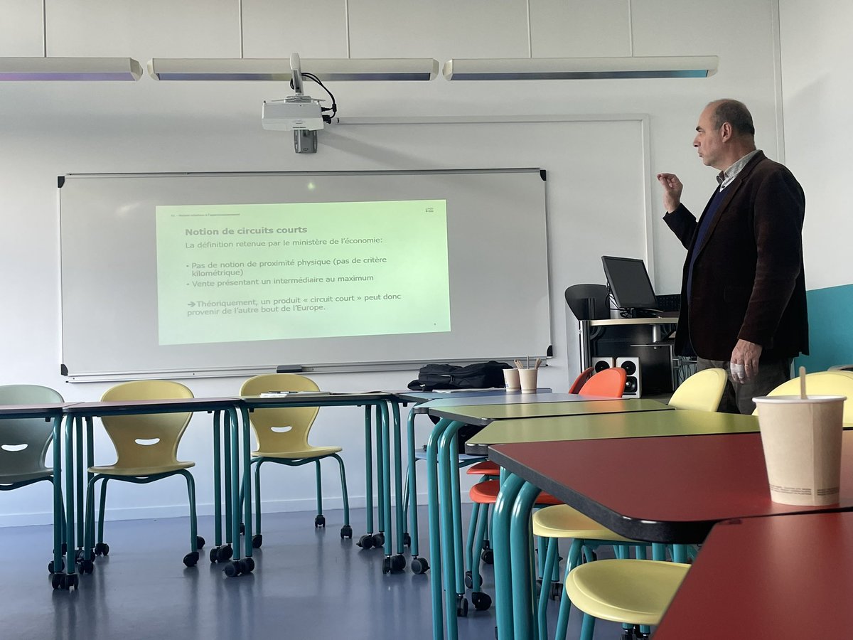 Avec notre Groupe de travail « approvisionnement de la restauration collective dans les collèges » de la commission Éducation sous l’impulsion de <a href="/cpenhouet/">Christine Penhouet</a> . Aujourd’hui  , au  collège Pierre et Marie CURIE d’Hennebont afin d’observer le fonctionnement d’un self collaboratif 👌🏼