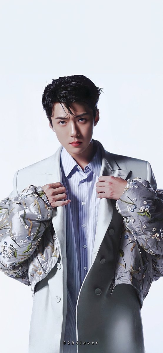 I swear to god omg!! Look!!
 #DiorGlobalAmbassadorSEHUN