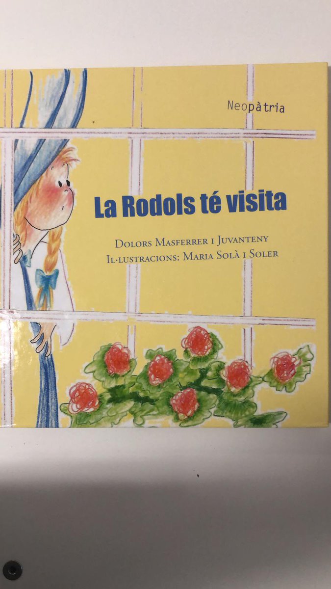 ie_martamata's tweet photo. Avui els infants d’i4 hem pogut gaudir de la visita de la Dolors Masferrer, autora del conte:”La Rodols té visita”.
Gràcies Dolors per aquest conte tan bonic. #InIEMM @ENeopatria #vukllibres https://t.co/4gvM87AOFB