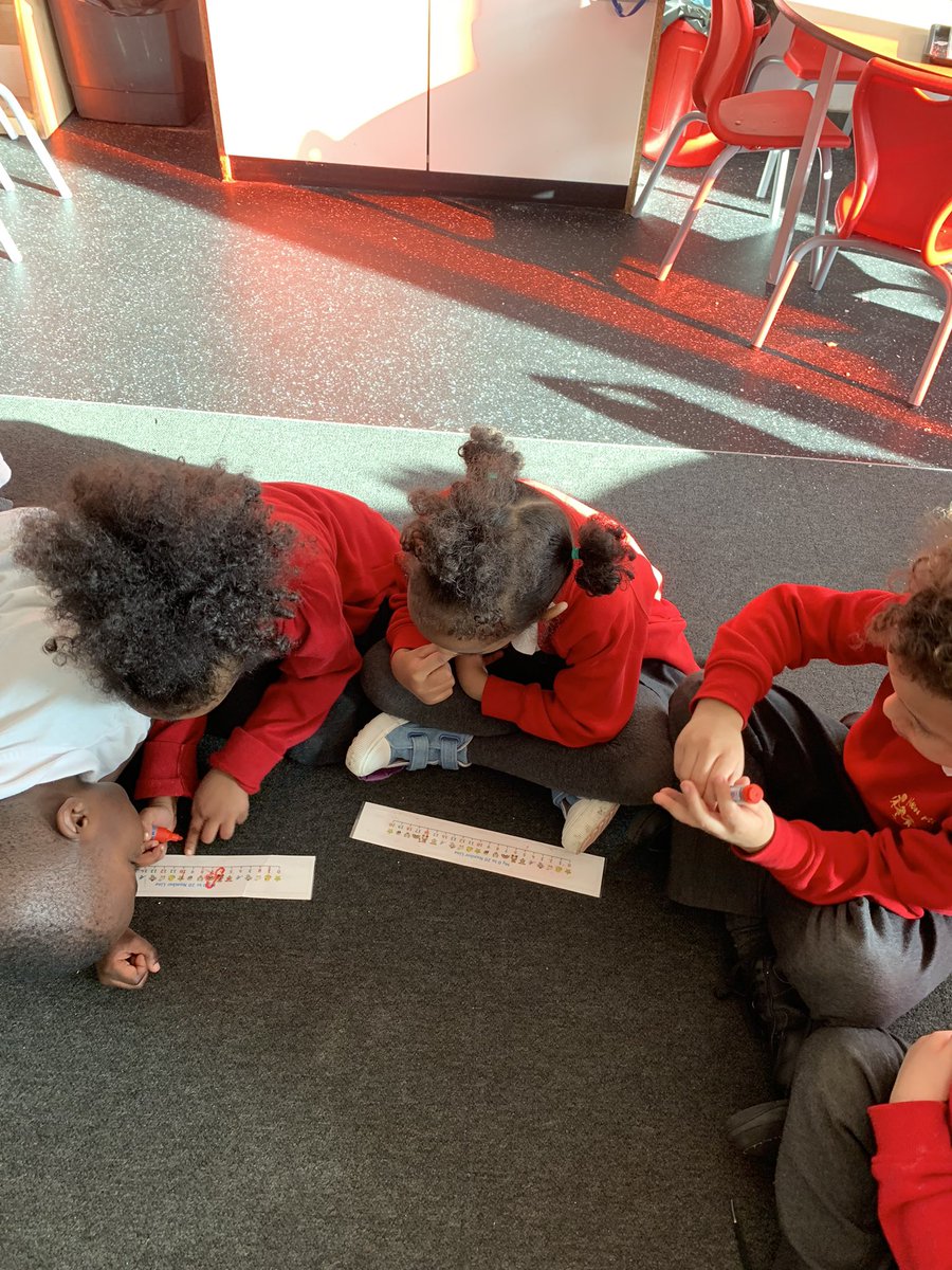 NewParkPrimary's tweet photo. RM have been working so hard in maths this week! We worked in partners today and used our number lines to find one more than and one less than! #NP_RM #NP_Maths https://t.co/g3t5t8vZSc