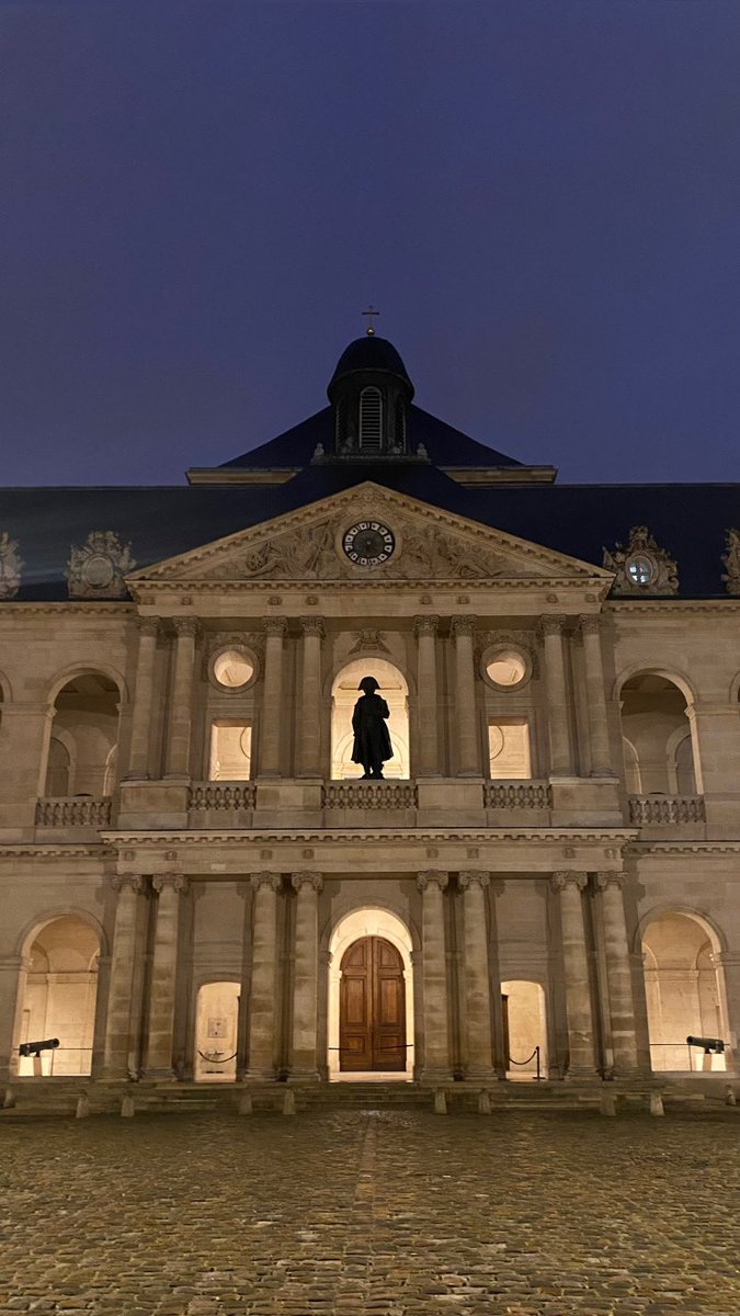 Honneurs rendus au Premier ministre de la République d’Irak, pour lancer sa visite officielle de deux jours en France ! <a href="/francediplo/">France Diplomatie 🇫🇷🇪🇺</a> <a href="/IraqiPMO/">المكتب الإعلامي لرئيس الوزراء 🇮🇶</a>