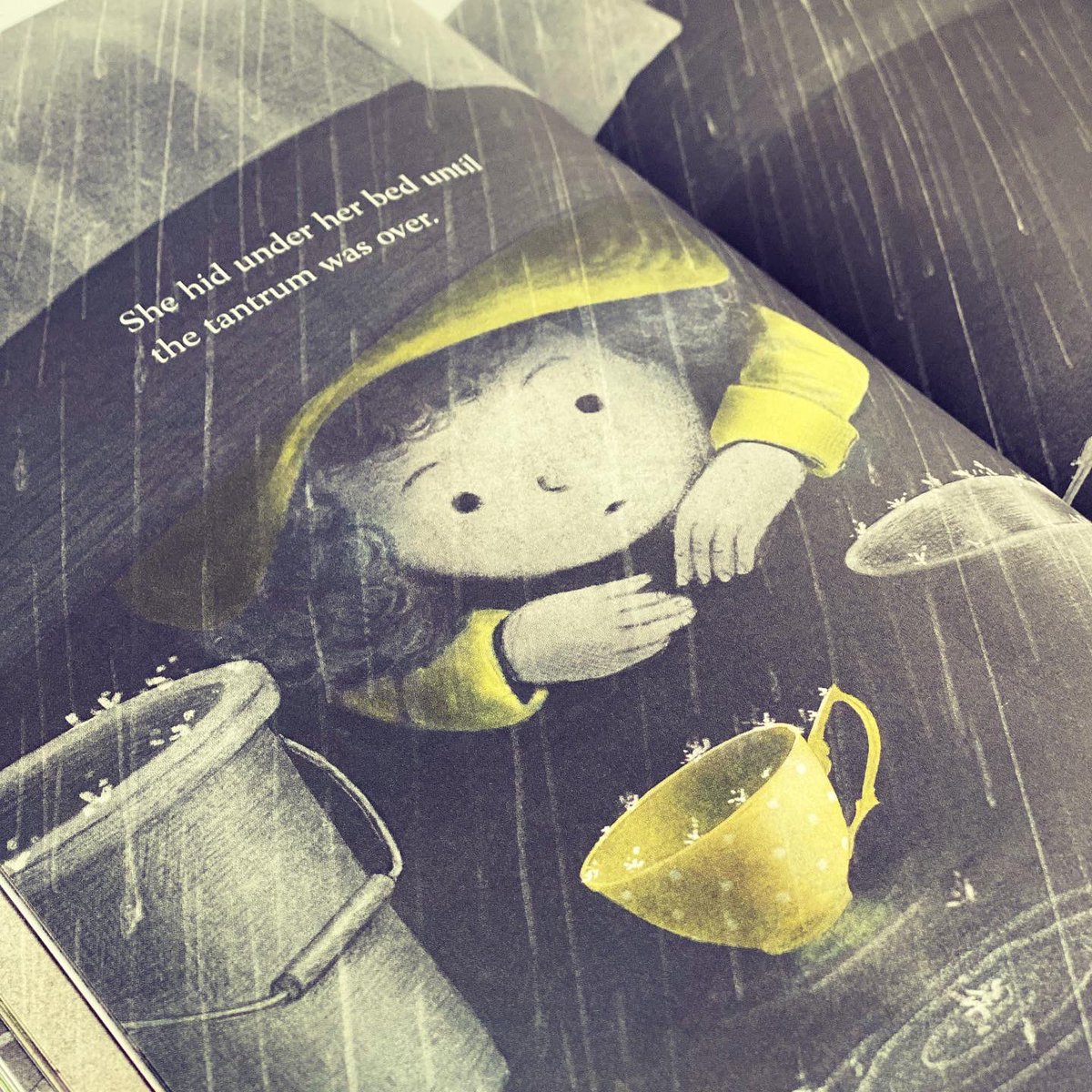 bookgiftblogger's tweet photo. A gently emotive tale by #terryfan & @opifan64 #lizzyandthecloud sees Lizzy set out to buy a pet cloud. Not a fancy one, just a small but perfectly formed cloud, who she names Milo. She takes him for walks & waters him. But Milo grows big & becomes unhappy, what will Lizzy do? https://t.co/xLrCmHIWpx