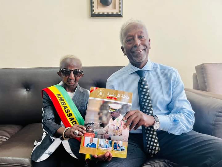 GRAND_P_'s tweet photo. Dieu merci 🤲 pour ta bénédiction déjà à Djibouti 🇩🇯 je remercie #LIONS_CLUB_DE_DJIBOUTI et #LAmbassadeur_Araita (ARAÏ Consulting) pour l’invitation 🙏
#Branding🇬🇳
#FODAC🇬🇳 https://t.co/CuQerEYjdR