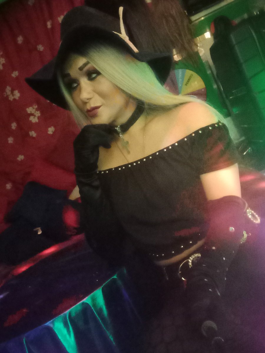 NievesPatlan's tweet photo. Besos mil lindo día disponible #TransitoMixco #TransitLove2 #Transfers #trans #transexual #CDMX #GayMexicano #fumegay https://t.co/0Osnbpv4fG