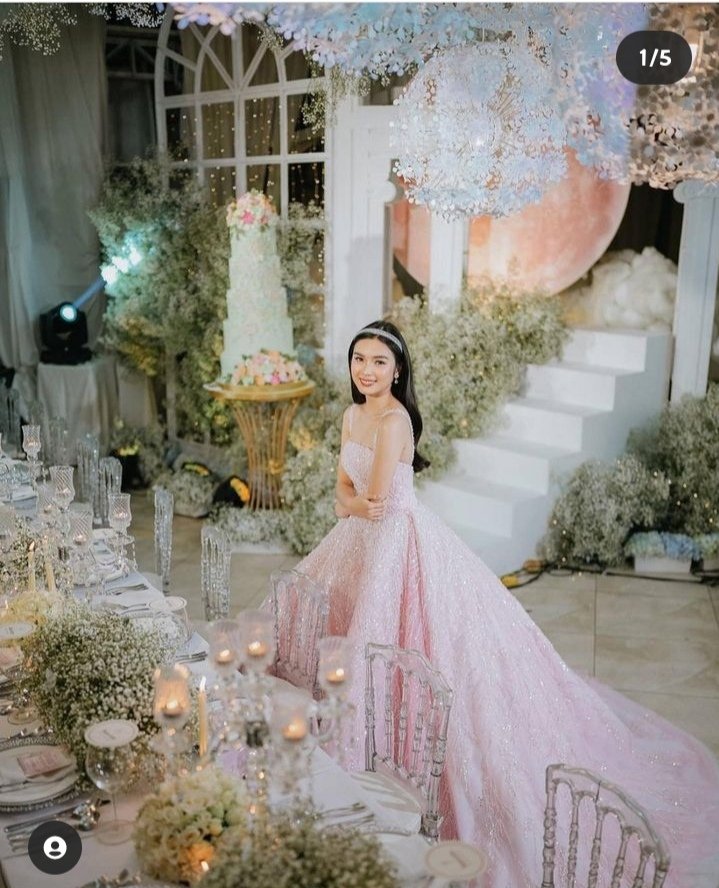 WeFrancine2's tweet photo. Agaaain happyyy birthday chin! Enjoy your day my love!
@francinecarreld

HAPPY FRANCINE DAY https://t.co/8ntuBW5QIM