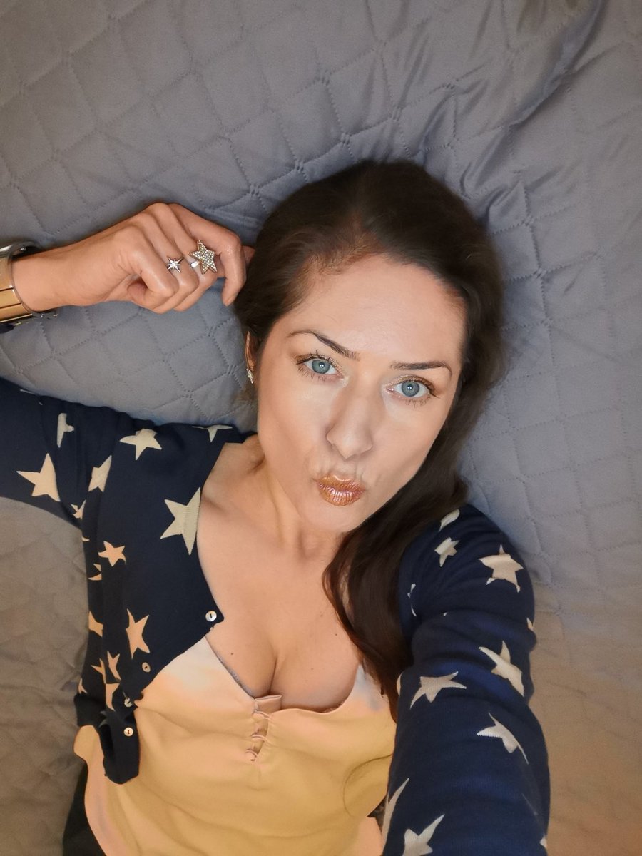 iamsimonalisa's tweet photo. Chase your #stars, life is short.

#quote #portrait #blueeyes #blueeyedbrunette #stylevibes #styleoftheday #fashionista #styleblogger #smilinggirl #mood #smilemore #goodvibes #goodmood #simona #mona #simonalisa #simonalisastyle #simonalisasmile https://t.co/535lZGZmbw
