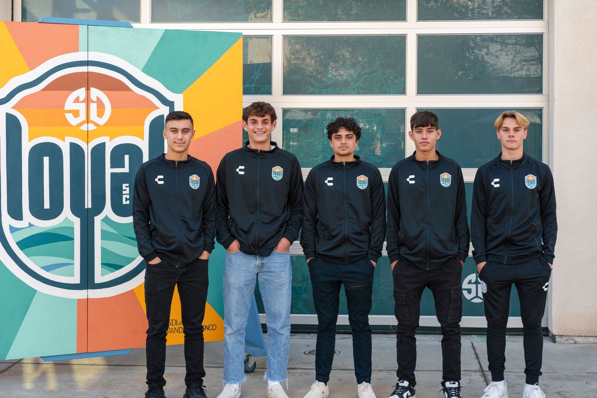 SanDiegoLoyal's tweet image. The next generation. 🟢🟠

SD Loyal signs 5 players to academy contracts with the first team from @SurfSoccerClub, @ChulaVistaFC and @ourcitysc. 

Congrats Isaiahs, Vinny, Xavi, Ricky and Jake! 

#StayLoyal