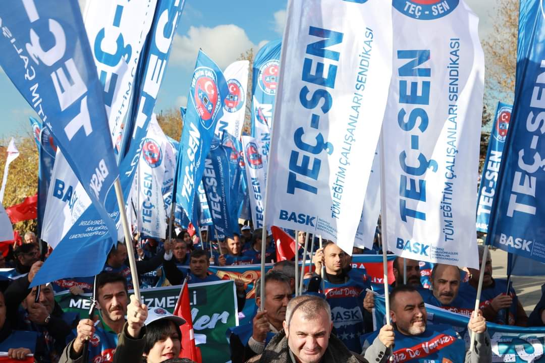 3600 ek göstergenin eksik düzenlendiğini de siyasetçi, bürokrat, bakanlar, vekiller, kamuda görev yapanların tamamı biliyor.  Şubat 2023 torba yasayla kamu şefleri başta olmak üzere oluşan tüm mağduriyetlerin giderilmesini sağlayalım.
#Şeflerinhaklı3600çığlığı