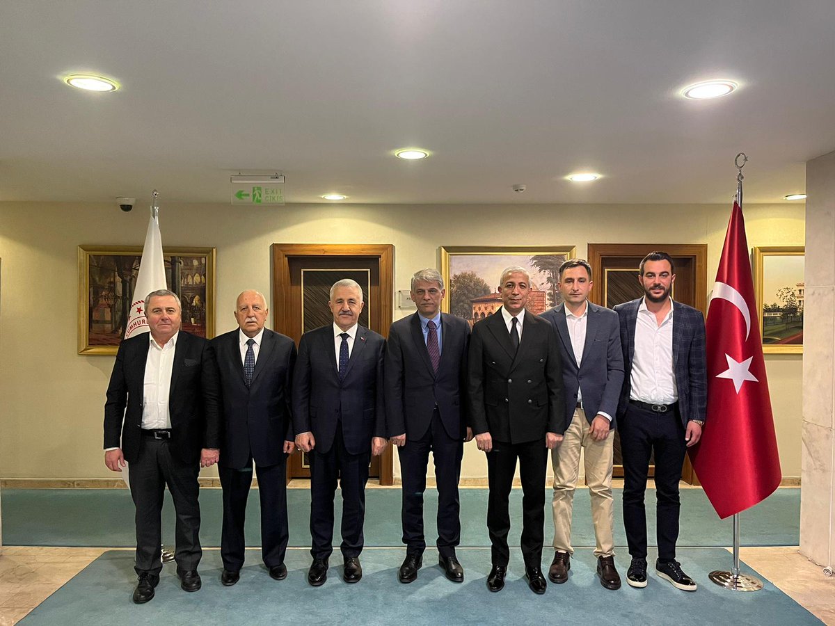 yunuskilic36's tweet photo. Sarıkamış'ın olmazsa olmazı, "Karlama Sistemi"nin Sarıkamış Kayak Merkezi'ne kazandırılması için mücadelemiz devam ediyor. Otel sahiplerimiz ile birlikte Kültür ve Turizm Bak. Yar. Nadir Alparslan beyi ziyaret ettik. Yol haritası belirledik. https://t.co/Wr2L0EUvCu