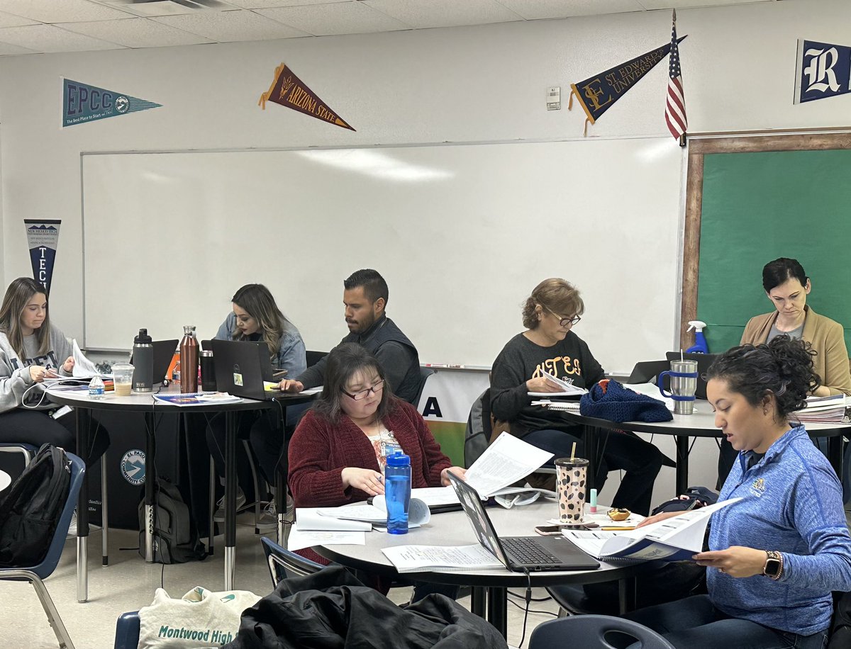 Awesome Algebra 2 team in SureScore PD getting TSIA-2 Math Ready! @MontwoodHS @ysolis_mhs @HPerez_MHS Thank you, Ms Rudy Rodríguez for your expertise! #excellence #earnyourhorns