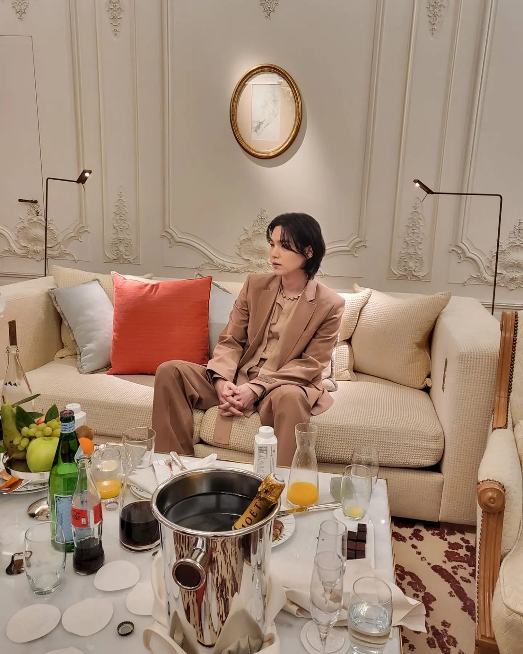 FnarGANagAAAM44?format=jpg&name=large