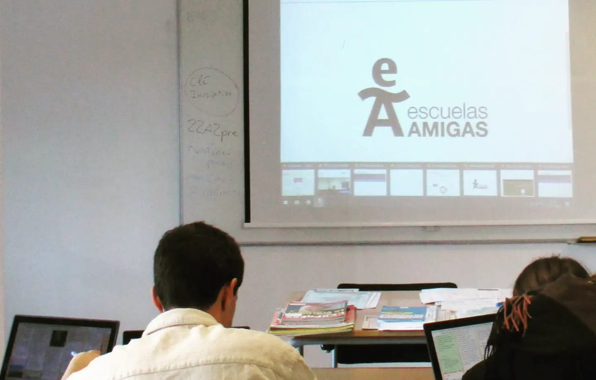 "Nos Pyrénées", c'est parti! EOI Pamplona &amp; EOI la Seu, Escuelas Amigas 😁 <a href="/en_escuelas/">ESCUELAS AMIGAS EN LÍNEA</a>
#eoiseu #eoi #someoi #somoseoi #eoicat #eoistas #escuelasamigas #fentxarxa 
@eoipiheo @escuelas_amigas