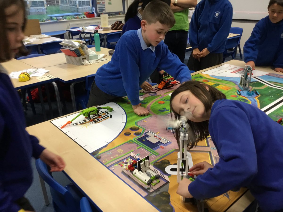 The Lego Challenge team have started exploring how the different models work.  The next challenge is to program the robot to operate them.#LordDDT #LordDComp