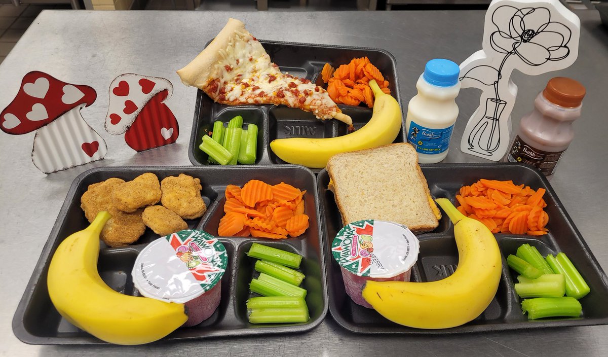 Aracely53096533's tweet photo. #Mmmm #Delicious 
#StuffedCrustPizza
#ChickenNuggets
#BaconGrilledCheese
#SteamedCarrots 
#CelerySticks
#Bananas or #StrawberryFrozen 
#MilkofyourChoise 
#CougarsCafeteria https://t.co/R4dOCW8YWV