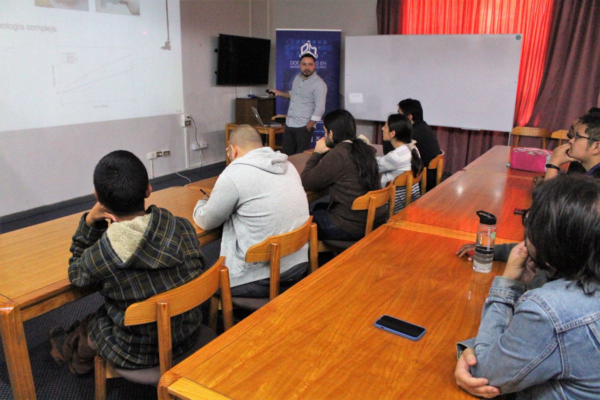 dsalt_anillo's tweet photo. #Noticias Experto ecuatoriano visitó la UBB para colaborar con colegas matemáticos 

Sergio González fue invitado en el marco del Proyecto Anillo dsalt que dirige Ricardo Oyarzúa, académico de la Facultad de Ciencias

+info: https://t.co/OCqQKZL8ru https://t.co/E6v194qaJS