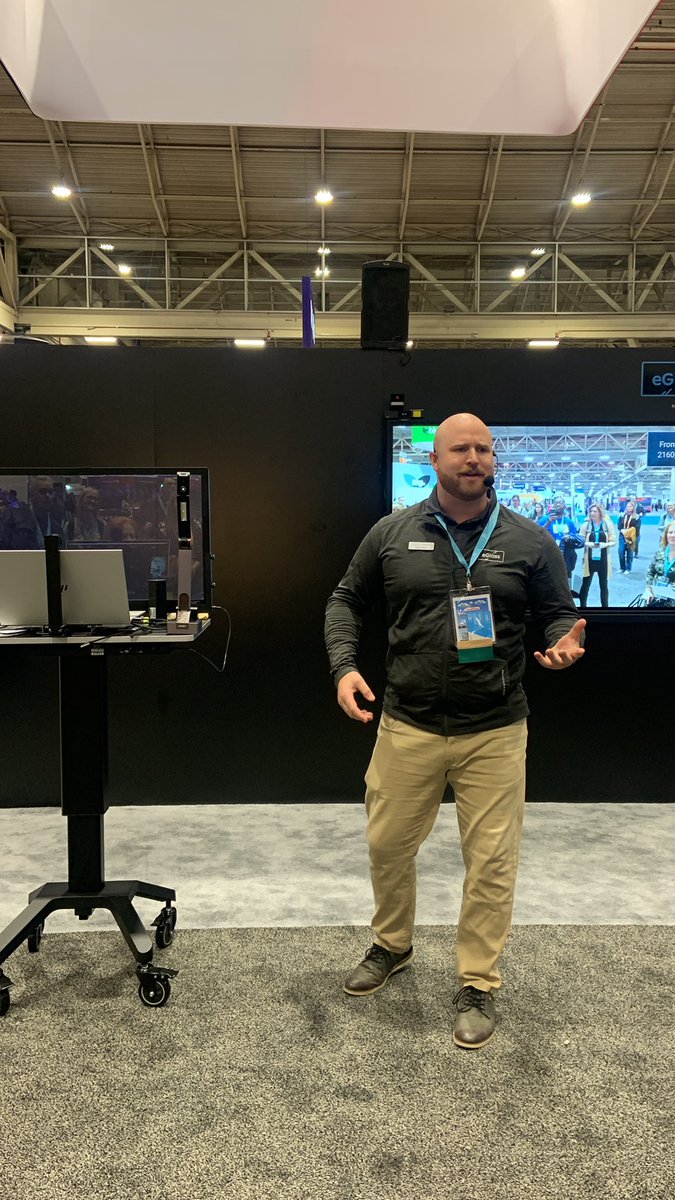 Gregbagby's tweet photo. .@GeteGlass looking for my prize. #GetEGlass #fetc https://t.co/shbS0CaxBp