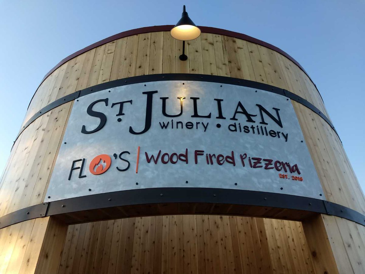 metrosignsal's tweet photo. Dreaming of sunny skies in West Michigan during this snow-filled week! Throwback to when our Grand Rapids team fabricated and installed signage for St. Julian's Winery in Rockford, MI. 

#MetroSigns #StJulianWinery #signpackage #tbt #rockford #install #fabrication https://t.co/u90FM3ioXw