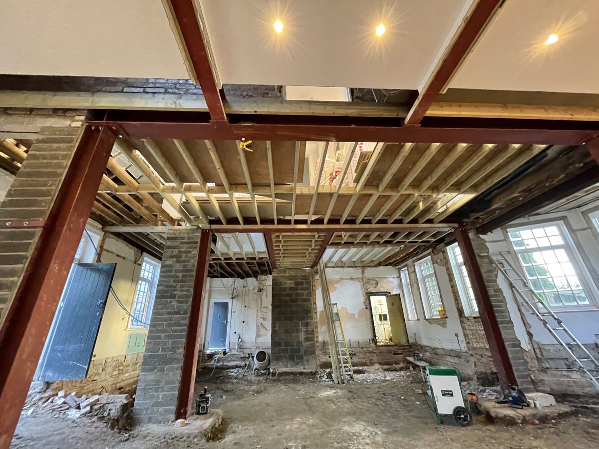 beckviewstudios's tweet photo. Throwback Thursday - This time last year, the new studio was just a shell, we could fit dumper trucks and diggers in the building, the new foundations were going down, and the men were swimming in concrete!
#throwbackthursday #recordingstudiobuild #scarboroughrecordingstudios https://t.co/VsbhMFKOJU