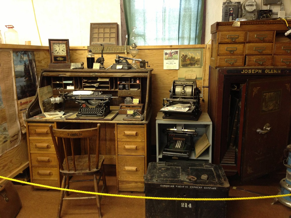 roamlii's tweet image. In the historic 1907 Indian Head Fire Hall, the museum is dedicated to the preservation and presentation of Indian Head's past. 🚒

Use Pathfinder365.come to plan your next adventure! 🔎

#traveltribe #explorecreate #adventure #getoutthere #exploresk #pathfinder365 #skhistory