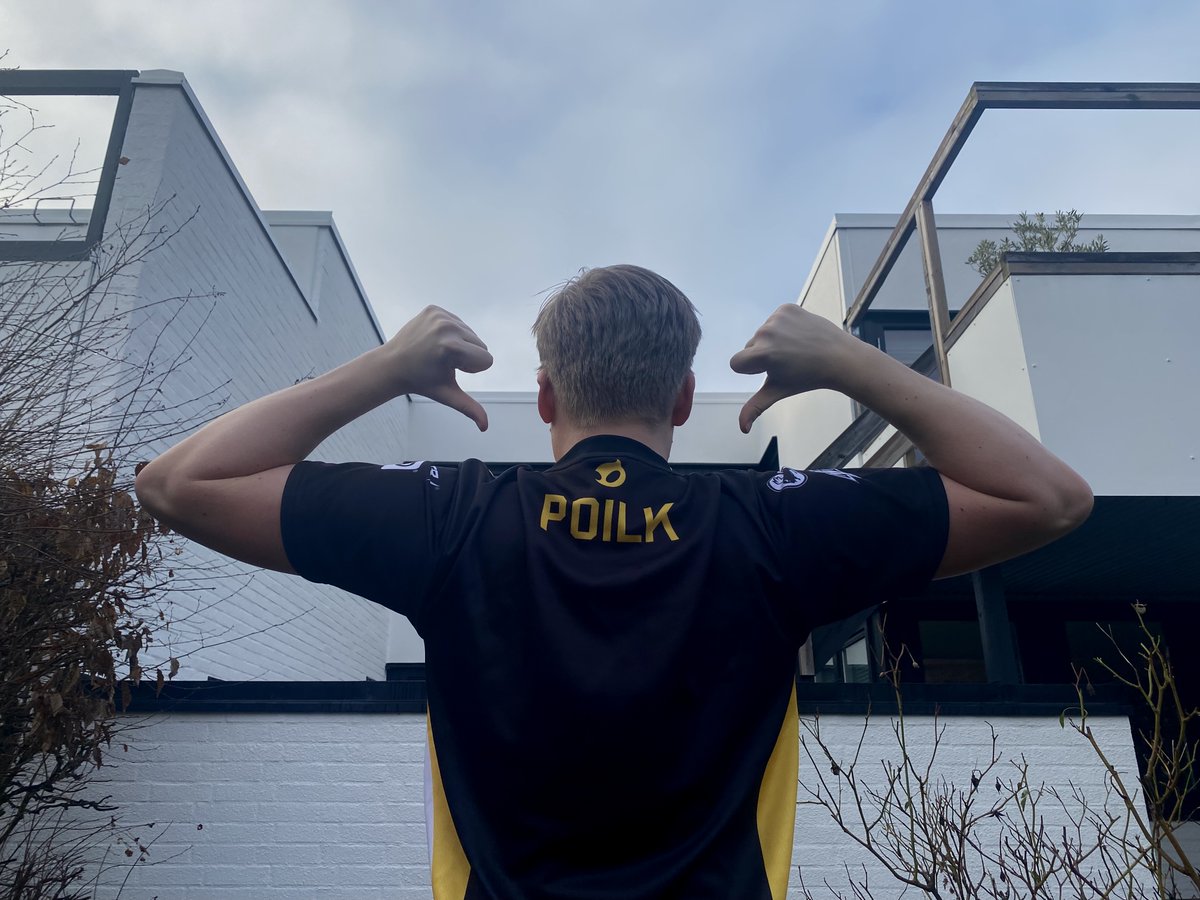 POILKpls's tweet image. Incredibly excited to be part of @dignitas again and working with the LCS team. Going to be a good season and cant wait to see how the team does tonight against CLG.
Felt like i needed to upload some new pictures because i barrely recognise myself from the HGC times. #DIGWIN
