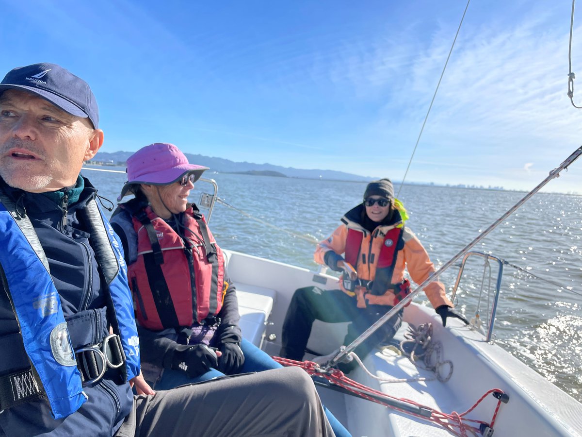 TWSailing's tweet photo. Sunny day learning to sail.
#ASASailing 101, Basic Keelboat Class https://t.co/5tNIF6QICh