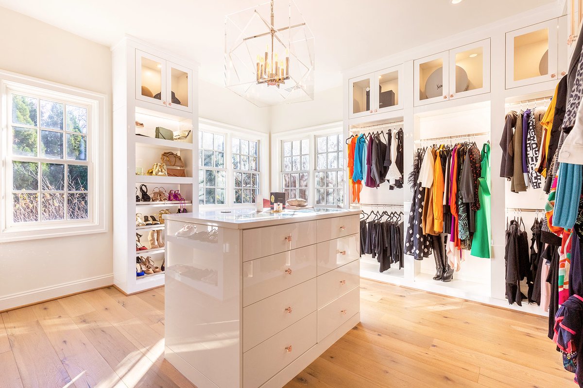 tailoredcloset's tweet image. Think outside your #closet! 

While we do live to refresh your wardrobe, we love to elevate other spaces in your home! From #entryways to custom built-ins and #laundryrooms, your home has never been more #organized.