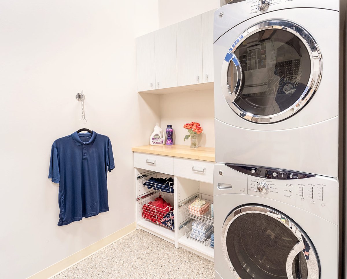 Think outside your #closet! 

While we do live to refresh your wardrobe, we love to elevate other spaces in your home! From #entryways to custom built-ins and #laundryrooms, your home has never been more #organized.
