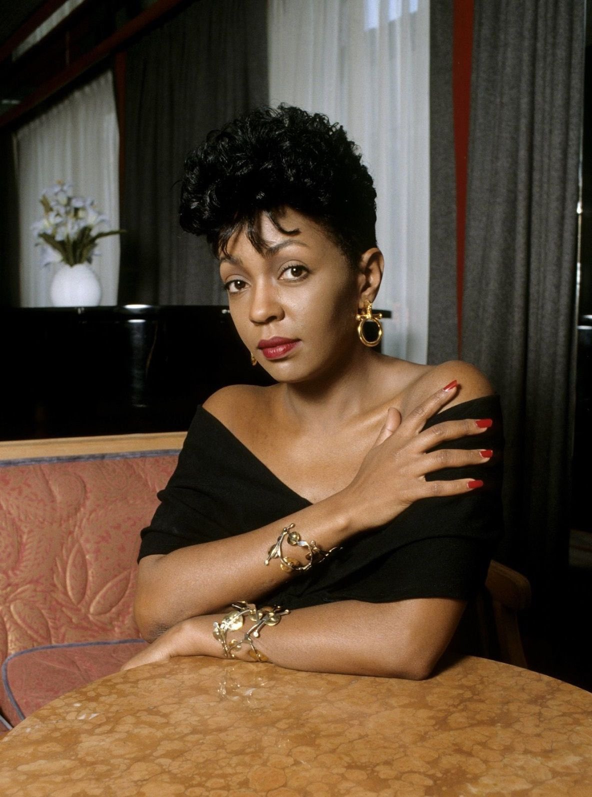  Haircut like Anita Baker - EPMD

Happy birthday to   