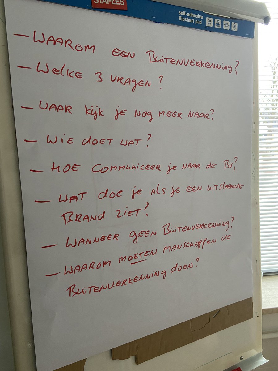 Oefenavond over buitenverkenning, aflegsystemen en straalpijpvoering. Sparren met elkaar over de ABCD methode tijdens een buitenverkenning, wie wat doet en waarom dit belangrijk is voor ons als manschap. Daarna aan de slag met de directe en indirecte blussing! #basisprincipes