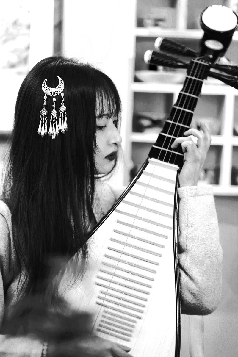 思之慕之，伺其乐章。有女东江，江水泱泱。

摄影：栖雲轩掌柜
出镜：@xizi1840 https://t.co/RBk1VYIsbF