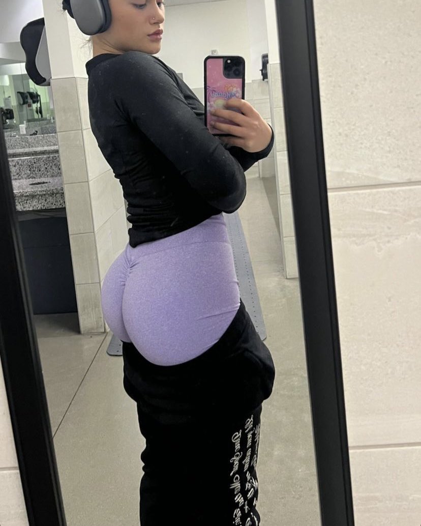 prettymelaniii's tweet photo. seeing sm progress, hbu? #nsfwtw #gymgirl https://t.co/JzjQjlnNQ4