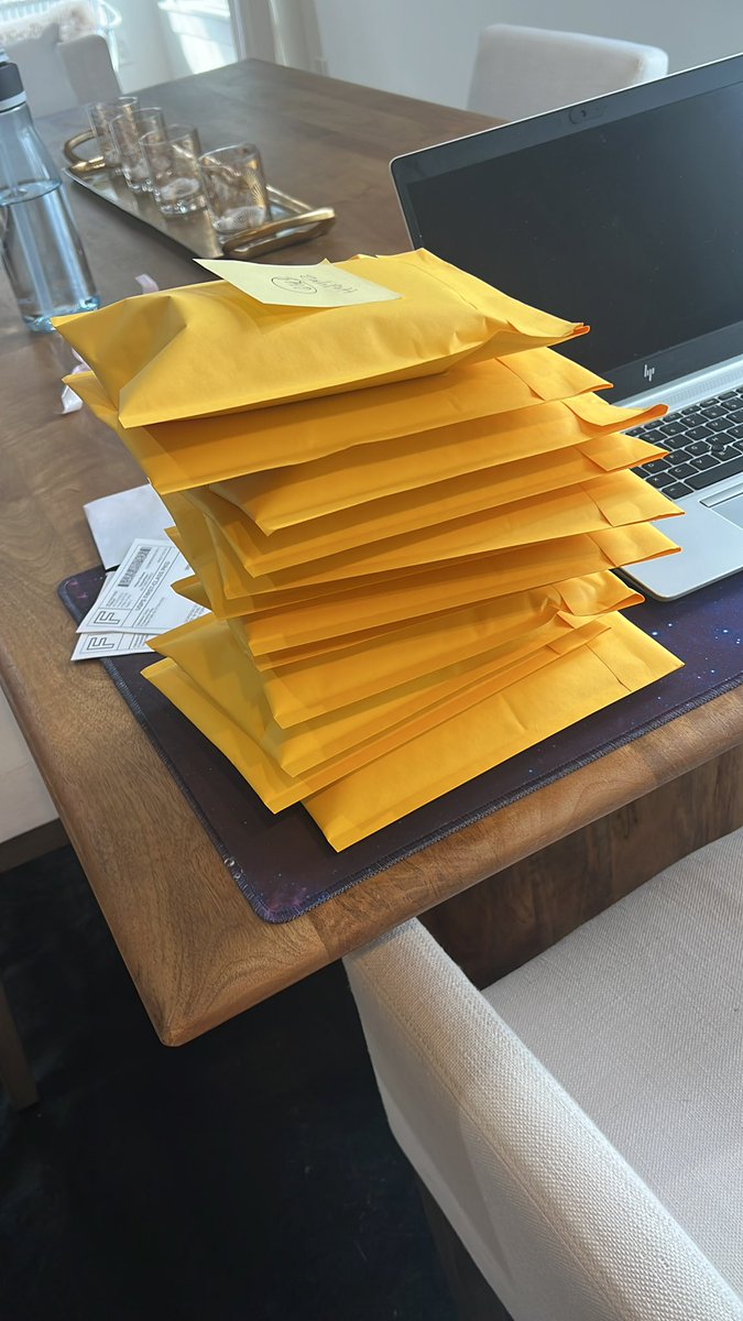 2thebigs's tweet photo. 13 stacks ✔️
3-week high in $$✔️
Shipped out the very next day✔️
Sal’s #StackSal gets better by the week and it’s thanks to all of you!!! Stackers check your PP for tracking!
Excited to keep it coming over the next several weeks 🔥🔥🔥🔥 https://t.co/vnewS5vn9x