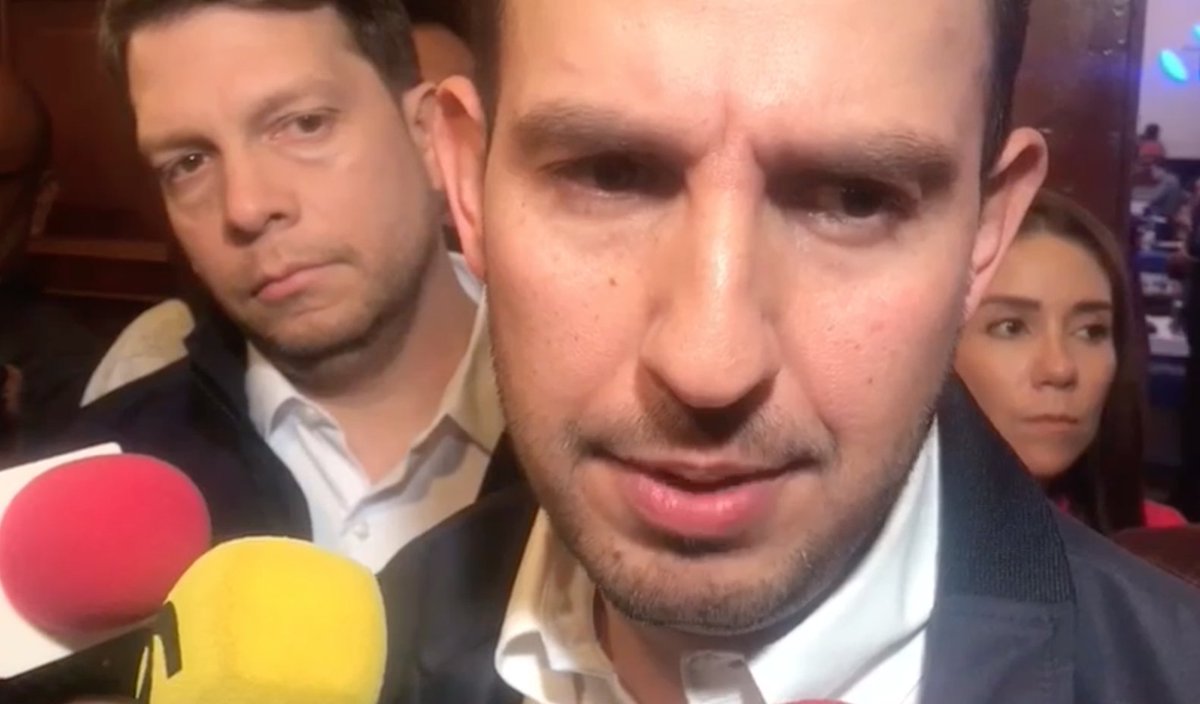 IsraelTC's tweet photo. Desde #Tampico el presidente @AccionNacional @MarkoCortes, reconoce a @fgcabezadevaca y lo confirma como uno de los prospectos para la candidatura  a la #presidencia para el 2024.

Video completo aquí: https://t.co/Ut3q2klw4a
 
@JLozanoA #Tamaulipas https://t.co/fBd3smd0Ka