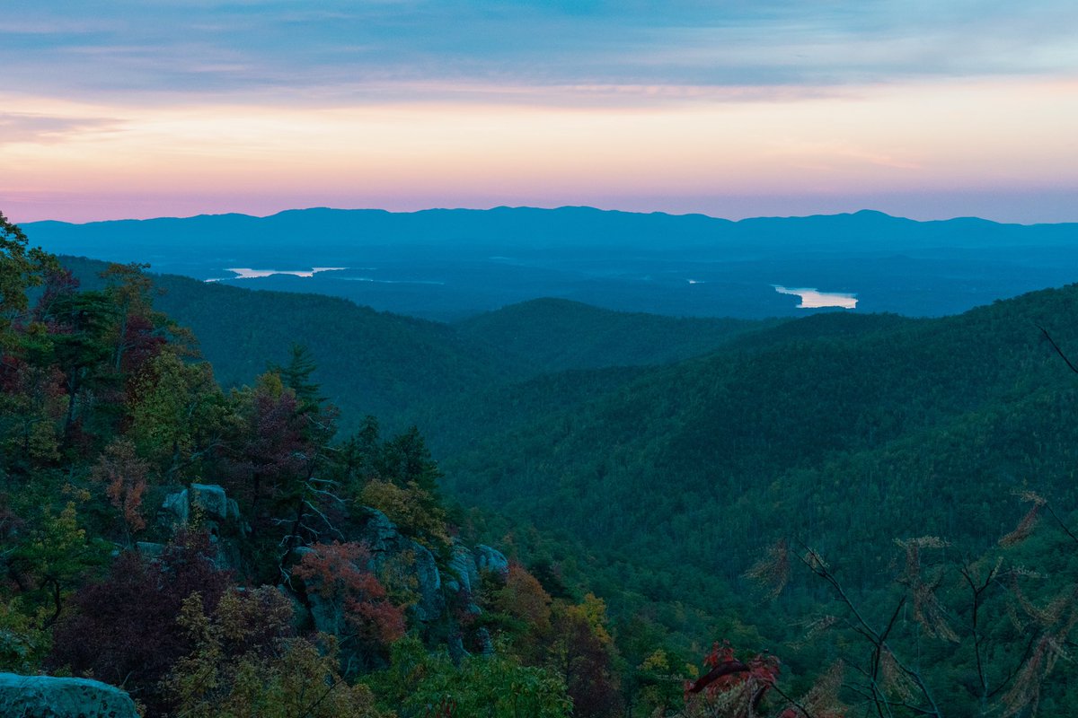 mkimble24's tweet photo. Sunrise in the mountains https://t.co/n3Uymd7vIB