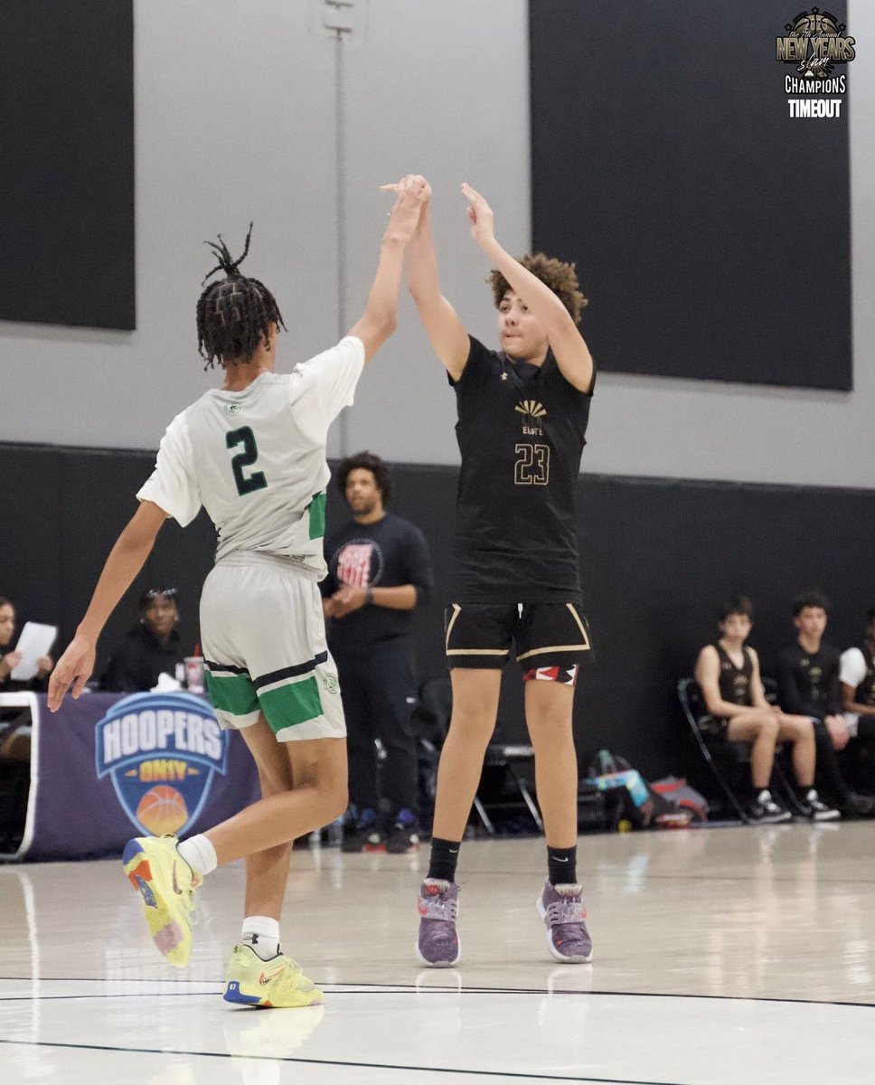Images from this past weekend’s New Year’s Slam 🏀🔥📸 <a href="/TimeoxtZona/">Timeout Arizona</a>