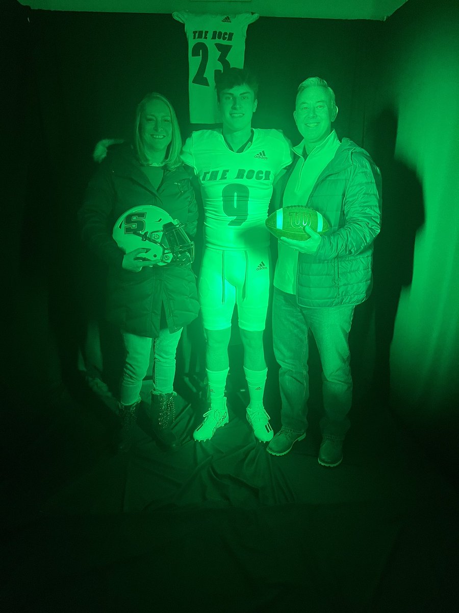 _Benmooore's tweet photo. Thank you @lutzsru and @Drew_Moulton for having me down today @SRURockFB !🟢⚪️ @bo_orlando @NateDavison4 @CoachDFrank @FBCoach_Spoon https://t.co/s5LY5i9USy