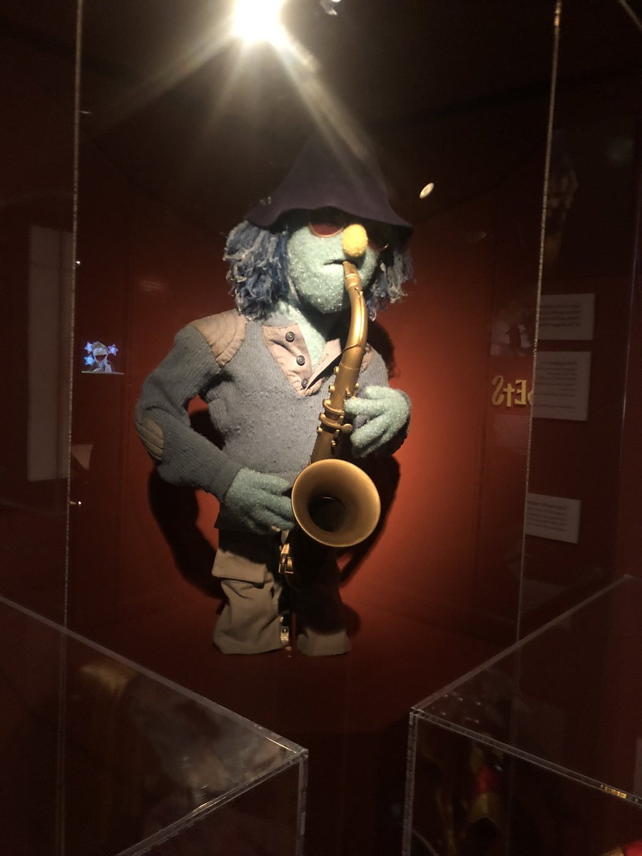 cheesespergers's tweet image. hello #muppetstwt how are you doing (sorry for blurriness my phone cam is fucked rn)