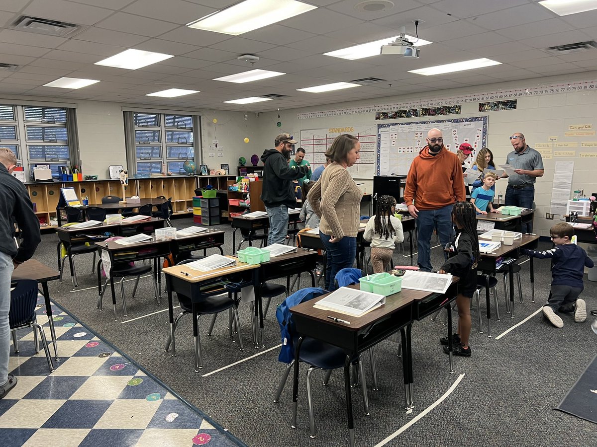 SOEbuzz's tweet image. Our Yellow Jacket Educators and Scholars did a phenomenal job sharing data with families, providing our BIG 3 Benchmarks, teaching families an instructional lesson, and sharing promotion requirements. #LearningInTheNest @FedProgramsRock