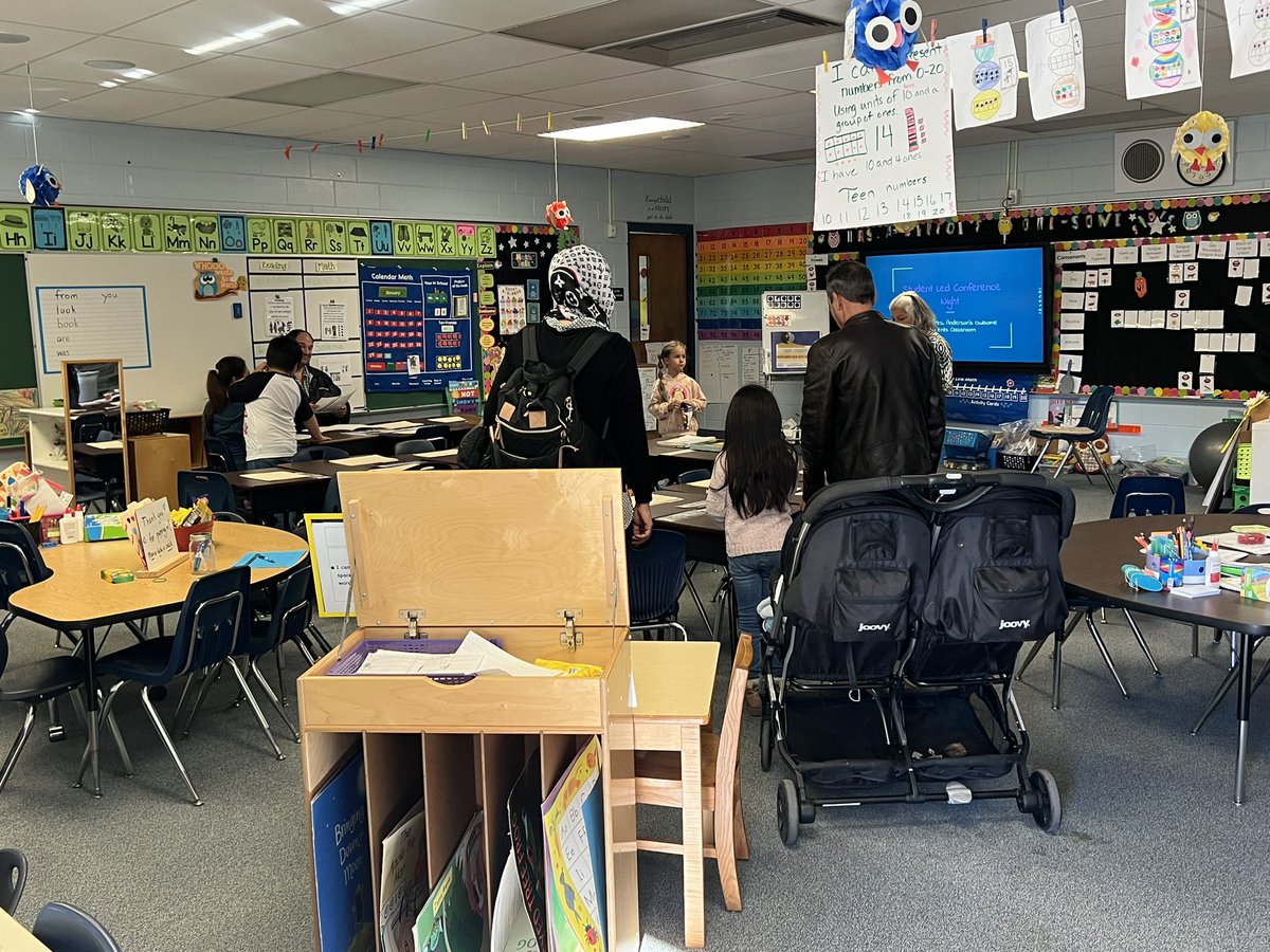 SOEbuzz's tweet image. Our Yellow Jacket Educators and Scholars did a phenomenal job sharing data with families, providing our BIG 3 Benchmarks, teaching families an instructional lesson, and sharing promotion requirements. #LearningInTheNest @FedProgramsRock