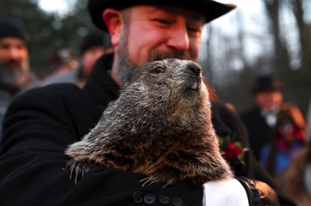 breakingweather's tweet photo. Even if Punxsutawney Phil calls for an early spring, @AccuWeather meteorologists say that millions of Americans may want to hold off on putting snow shovels and heavy coats back into storage. https://t.co/BUUf1rGSDP https://t.co/brFiCgFHkR