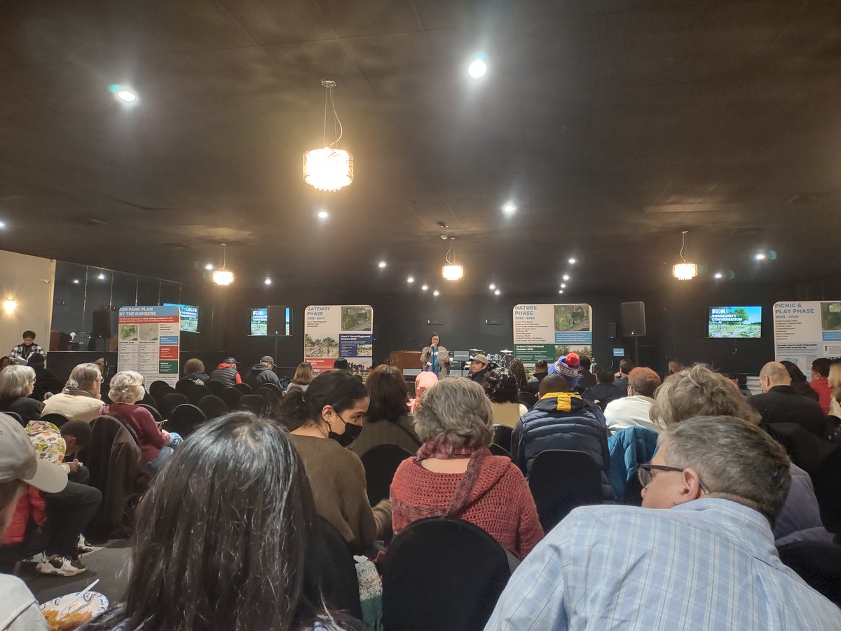 PennEnvironment's tweet photo. We're here in #SouthPhilly at the community meeting about the next phases for FDR park. We think there's a strong case to be made to #SaveTheMeadows &amp; have wild space in South Philly - habitat you can take the subway too is valuable for all! Seems like a lot of folks here agree! https://t.co/BJo4jRx24L