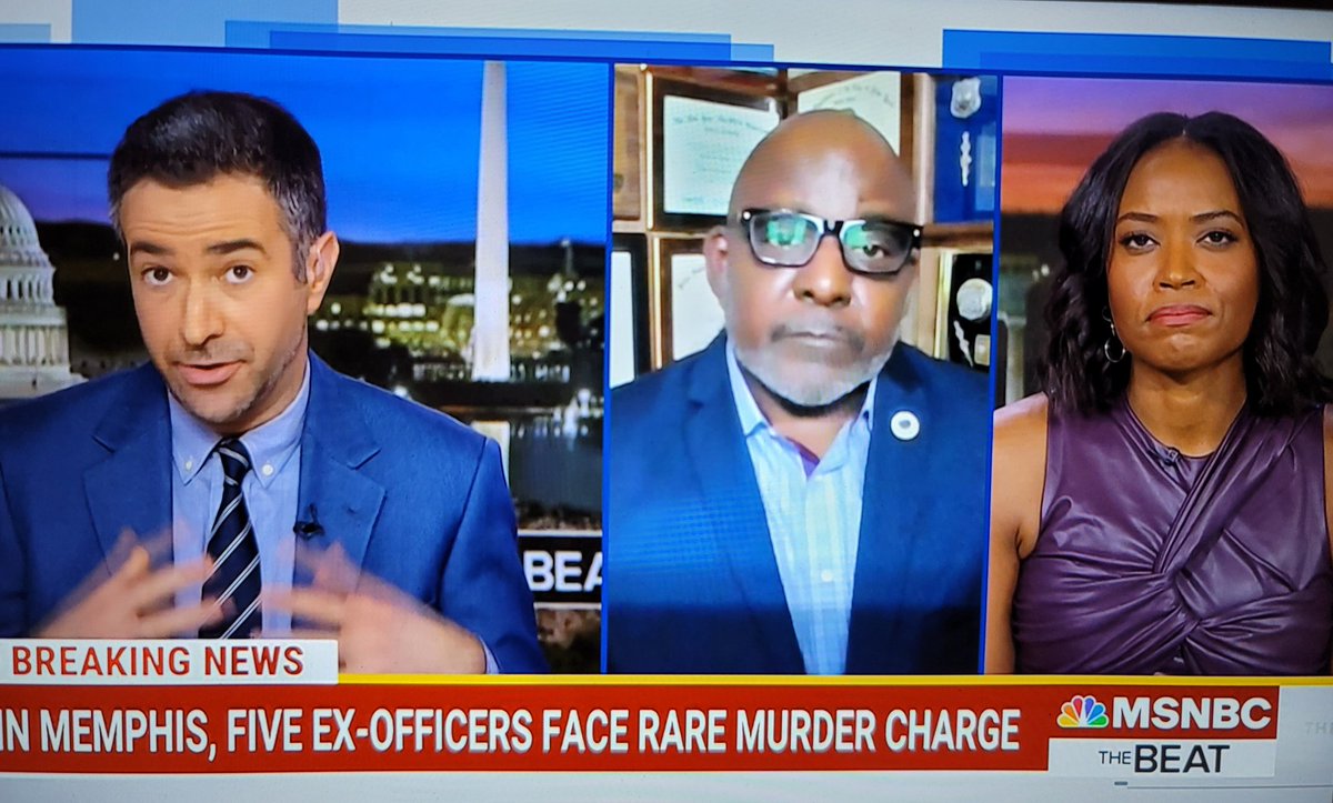 BrooklynHouse's tweet photo. @TheBeatWithAri At Ari, your not saying the real point we black men see is that, they fired and arrested those 5 officers within a day, if  they where WHITE OFFICERS THEY WOULD BE WEEKS MONTH LONG INVESTIGATION, SPEAK ON THAT!!!!!!! https://t.co/6RPdgePrbv