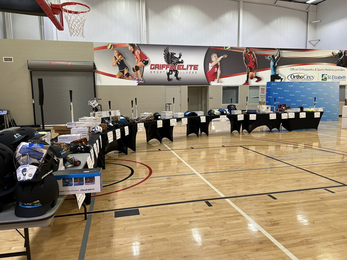 its_meredith_p's tweet image. This was the 7th year of @pifbs’ partnership with the @RedsCommunity  and St. Elizabeth’s Healthcare supporting schools and leagues in Northern KY and Indiana. Over the years, we have donated more than $330k in equipment and helped 10,000 kids. #helpkidsplayball