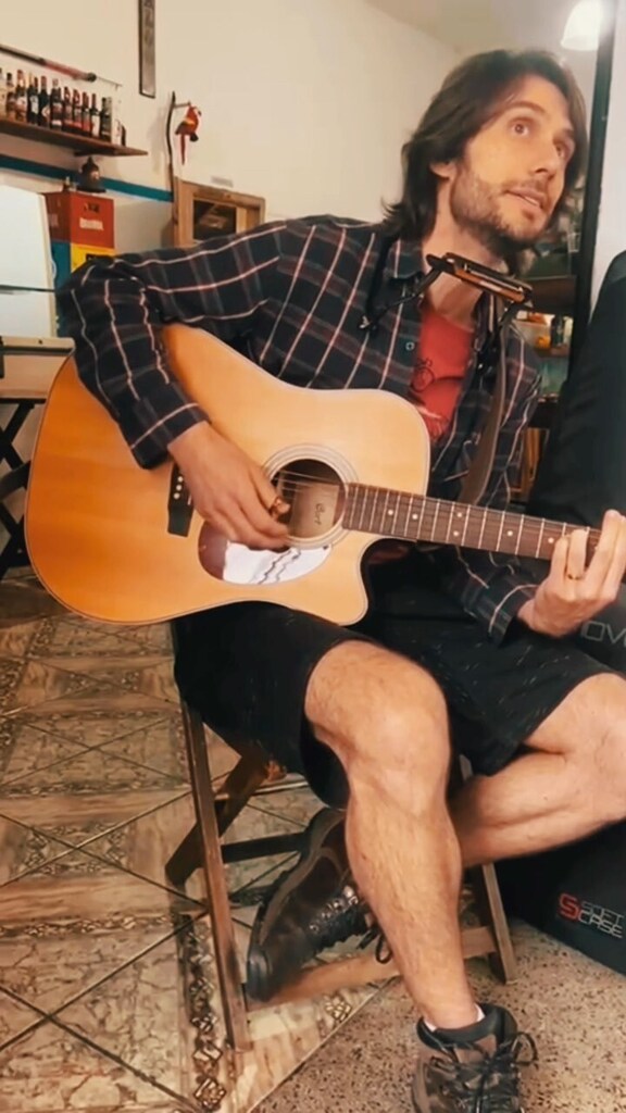 EricBoniMusica's tweet photo. 🎧🎶
.
.
.
.
.
#buteco #violão #gaita #bar #releitura #Belchior #Divinacomédiahumana #músicabrasileira #mpb #cantautor #canção #sp #Linknabio #inscrevaSe
📷 @camilacrissan https://t.co/lSBSIFrUyH https://t.co/wd4Tei2eZc