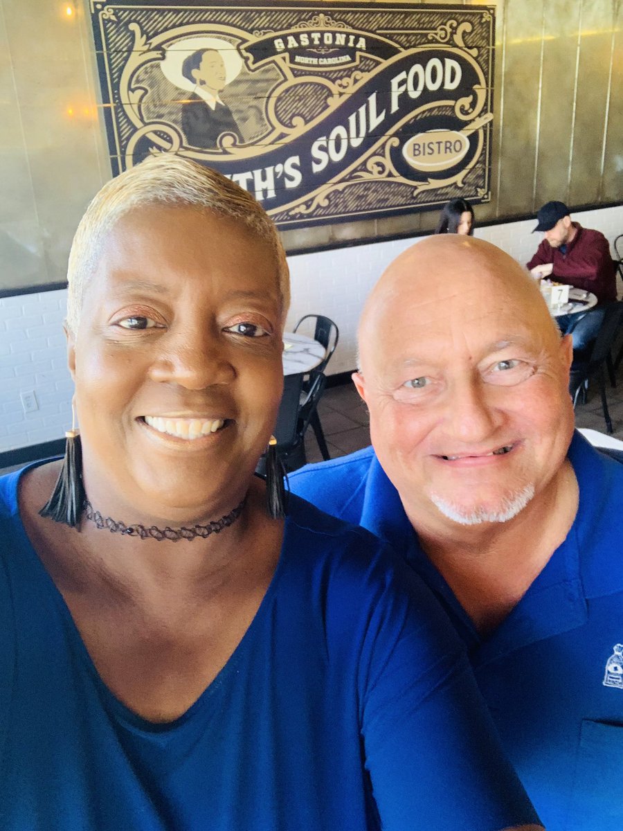 DraughtMan63's tweet image. #RestaurantImpossible  I have a Late Lunch @ Smith’s Soul Food With this Outstanding RI Alumni So I’m set for tonight