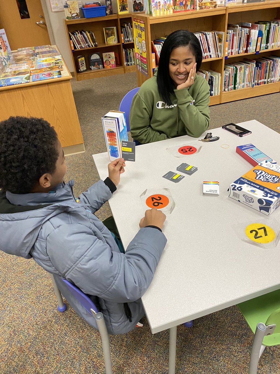 SimkinsSharks's tweet photo. It was all fun and games at our 5th grade parent night! Parents were able to engage with our fabulous 5th grade team, ask questions about curriculum and testing, AND take some time to play games! #FINtastic @GCSchoolsNC @Super_GCS @DrAngelaDraper 🦈 https://t.co/XhynfWAsYt