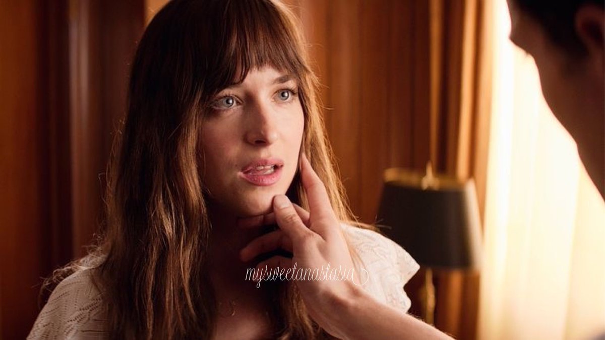 “I would like to bite your lip.”🦋

#fiftyshadesofgrey #anastasiasteele #christiangrey #dakotajohnson #jamiedornan